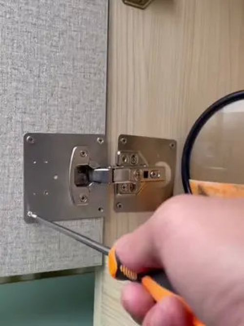 柜門壞了不著急,試試這個(gè)不銹鋼合頁修復(fù)板,輕松修好,比原來更結(jié)實(shí) 合頁修復(fù)